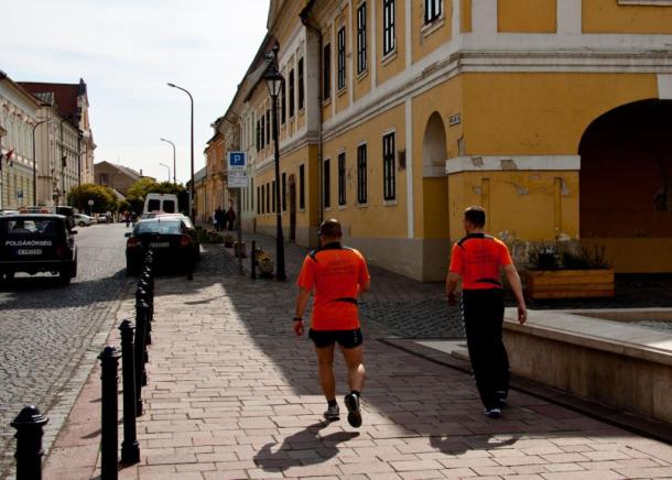 Nem fogadta a várostól senki őket