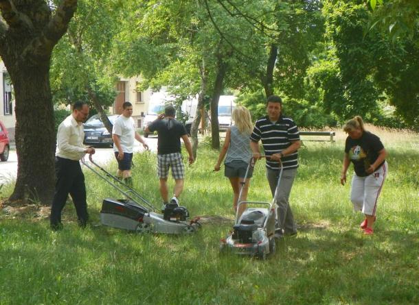 2011-06-02 Jobbik fűnyírás