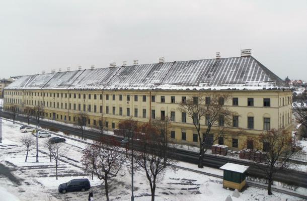 2012-02-14 Itt a tél, tető meg sehol a pusztuló műemléken