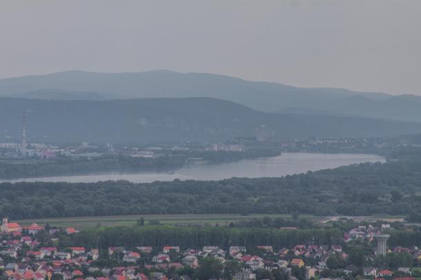 A tegnapi időjárás a Bazilikával a távolban